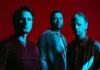 Matthew Bellamy ha rivelato che i Muse starebbero «cercando di costruire un’astronave» per il loro prossimo tour nel Regno Unito e in Europa