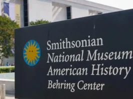 Trump contro le informazioni del museo Smithsonian: richiesta l’installazione di cartelli per avvertire i visitatori Museo Informazioni - Photo Credits CBS News