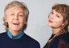 Il regalo di nozze di Paul McCartney per Taylor Swift: l’ex Beatles ha suonato dal vivo “I Want To Hold Your Hand” per la prima volta in oltre sessant’anni