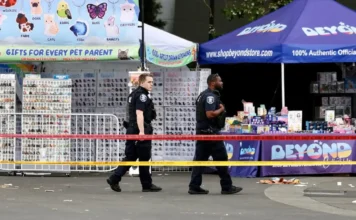 Sparatoria a Seattle durante un festival, 3 sono i morti e 4 i feriti: uno dei due sospettati è ancora ricercato Sparatoria Seattle - Photo Credits LA Times