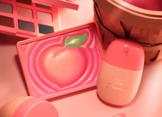 Too Faced riporta in vita la Peach Collection e il beauty anni 2016 è ufficialmente tornato (ma in versione 2026)