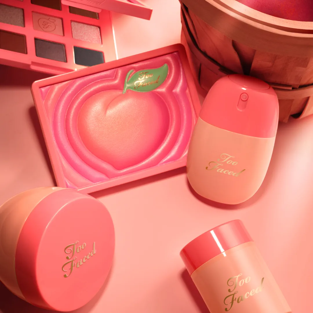 too faced riporta in vita la peach collection e il beauty anni 2016 232 ufficialmente tornato ma in versione 2026 da Metropolitanmagazine.it too faced riporta in vita la peach collection e il beauty anni 2016 232 ufficialmente tornato ma in versione 2026