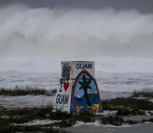 Super tifone Bavi: previsti oltre 51 centimetri di pioggia e venti oltre i 240km/h Tifone Bavi - Photo Credits ANSA