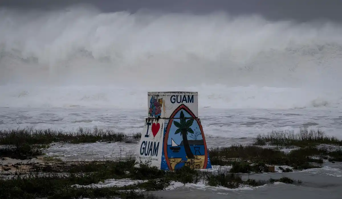 super tifone bavi previsti oltre 51 centimetri di pioggia e venti oltre i 240km h da Metropolitanmagazine.it super tifone bavi previsti oltre 51 centimetri di pioggia e venti oltre i 240km h