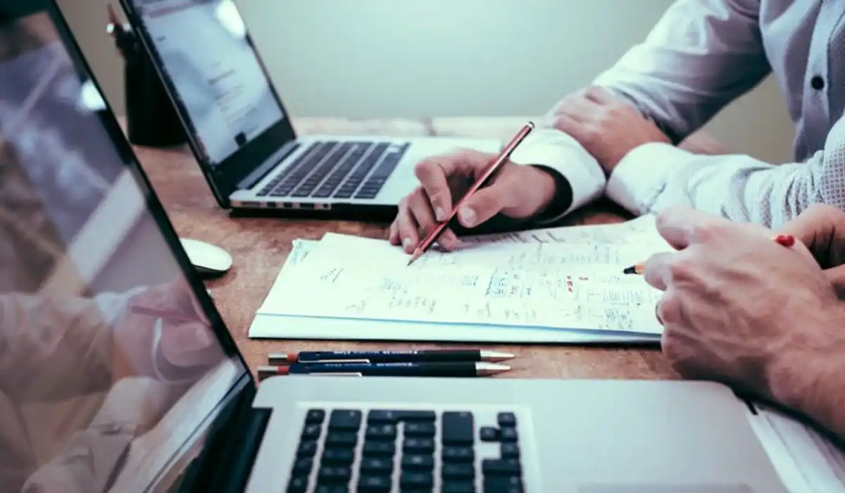 tra amori in ufficio e flirt tradire a lavoro non 232 mai stato cos236 semplice ma perch233 da Metropolitanmagazine.it tra amori in ufficio e flirt tradire a lavoro non 232 mai stato cos236 semplice ma perch233