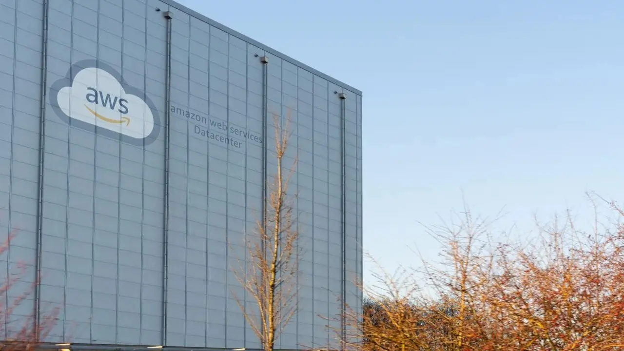 l8217iran ha attaccato un data center di amazon in bahrein e una base usa in kuwait da Metropolitanmagazine.it l8217iran ha attaccato un data center di amazon in bahrein e una base usa in kuwait