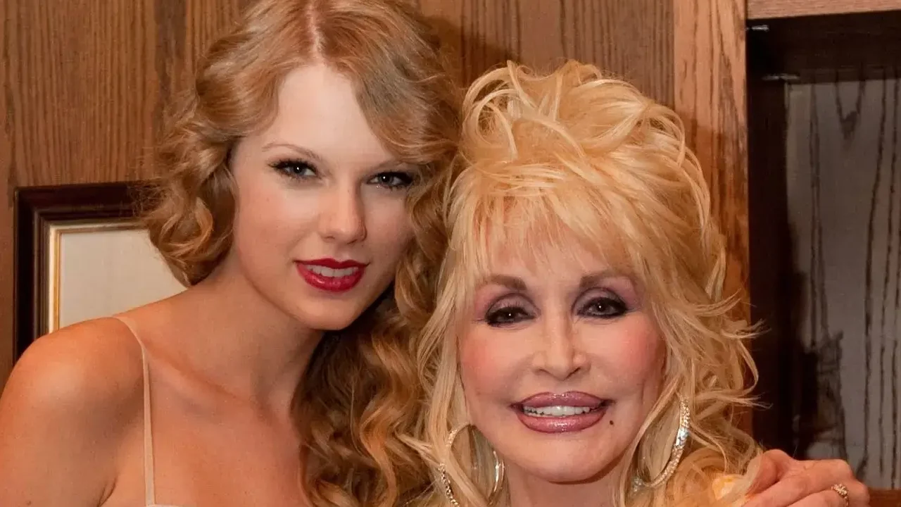 dolly parton ringrazia taylor swift e travis kelce per la donazione alla sua imagination library da Metropolitanmagazine.it dolly parton ringrazia taylor swift e travis kelce per la donazione alla sua imagination library