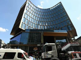 Incendio nel cuore di Bruxelles, fiamme nella torre Oxy: almeno 6 morti, vittime trovate in un ascensore