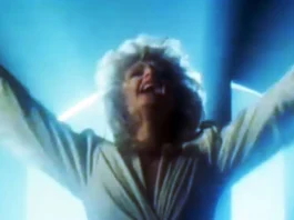 “Total Eclipse of the Heart”, il canto d’amore e solitudine di Bonnie Tyler