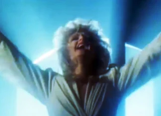 “Total Eclipse of the Heart”, il canto d’amore e solitudine di Bonnie Tyler
