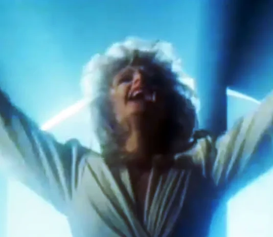 “Total Eclipse of the Heart”, il canto d’amore e solitudine di Bonnie Tyler