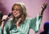 Carly Simon annuncia: “Ho il Parkinson, è frustrante e spaventoso” Carly Simon annuncia: "Ho il Parkinson, è difficile"