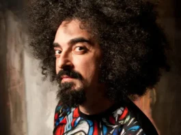 Premio Tenco 2026, tra i vincitori ci sono Caparezza e Carmen Consoli Premi Tenco 2026, Orbit Orbit di Caparezza è il Miglior Album