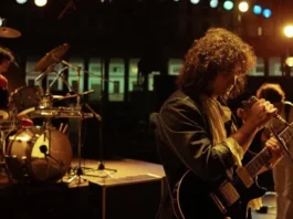 ‘Je so’ pazzo’: il trailer del film su Pino Daniele. Massimo Caiazzo interpreta il grande cantautore