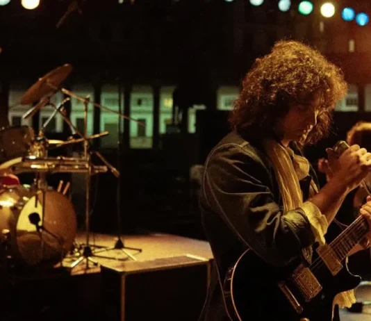 ‘Je so’ pazzo’: il trailer del film su Pino Daniele. Massimo Caiazzo interpreta il grande cantautore