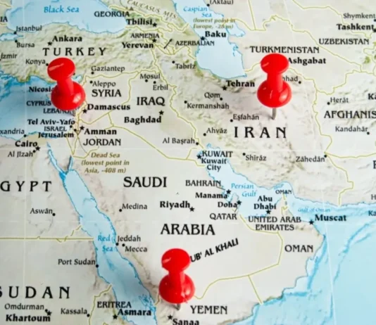 Gli Houthi rivendicano gli attacchi nel Mar Rosso, la situazione sta peggiorando