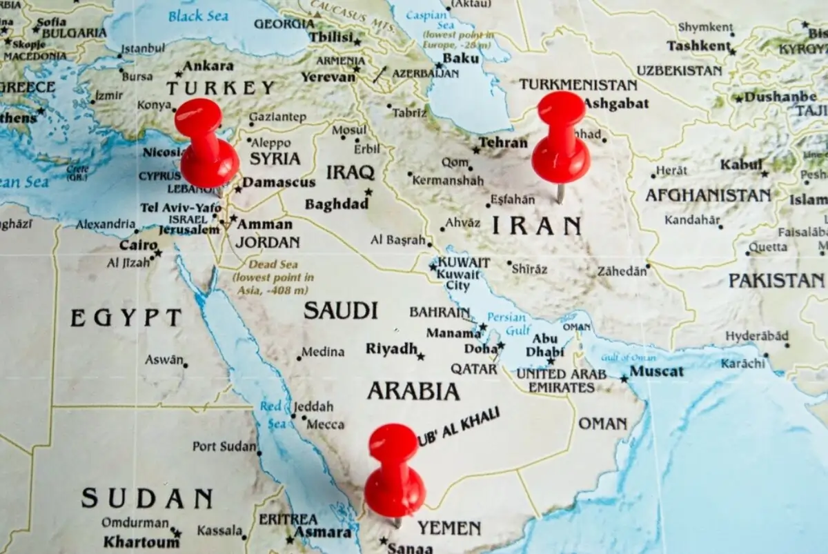 gli houthi rivendicano gli attacchi nel mar rosso la situazione sta peggiorando da Metropolitanmagazine.it gli houthi rivendicano gli attacchi nel mar rosso la situazione sta peggiorando