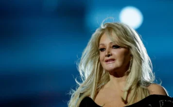 Addio a Bonnie Tyler: l’iconica voce di “Total Eclipse of the Heart” si è spenta a 75 anni