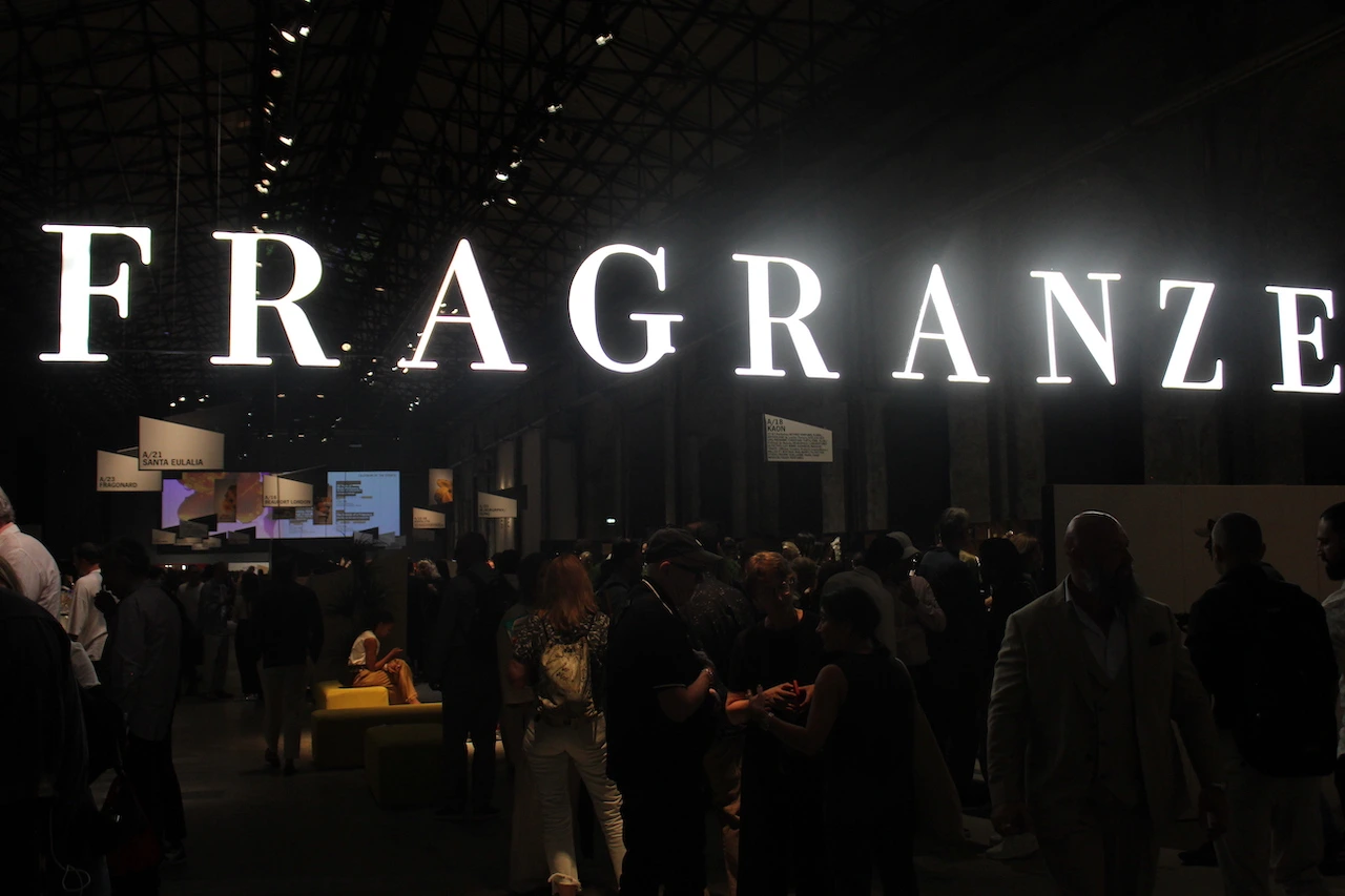 la fiera fragranze di pitti porter224 in stand 260 marchi e ci sar224 un8217area k beauty da Metropolitanmagazine.it la fiera fragranze di pitti porter224 in stand 260 marchi e ci sar224 un8217area k beauty
