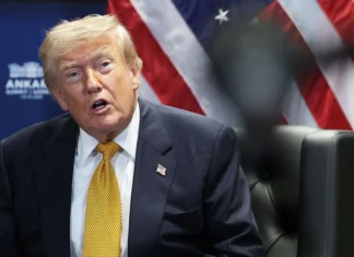 Trump attacca di nuovo l’Iran: “Non voglio avere a che fare con quella feccia”