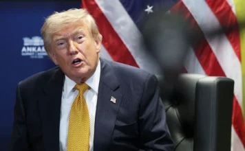 Trump attacca di nuovo l’Iran: “Non voglio avere a che fare con quella feccia”