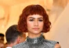 Le micro bangs sono ufficialmente tornate (e sì, potrebbero convincerti a tradire la frangia a tendina)