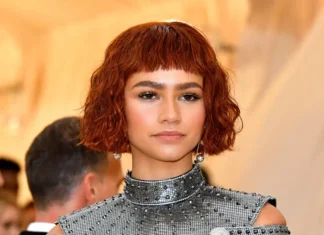 Le micro bangs sono ufficialmente tornate (e sì, potrebbero convincerti a tradire la frangia a tendina)