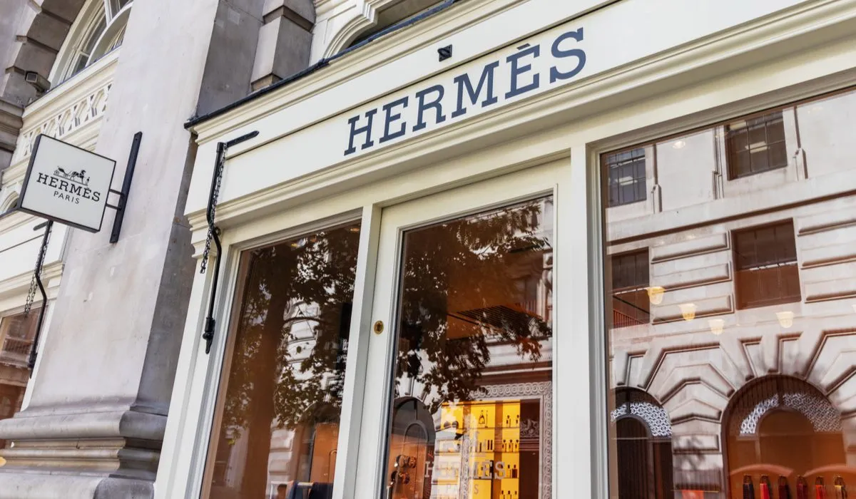 grace wales bonner debutter224 in herm232s uomo a gennaio 2027 da Metropolitanmagazine.it grace wales bonner debutter224 in herm232s uomo a gennaio 2027
