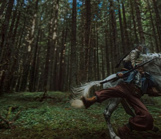 ‘Hope’: mostri alieni giganti e navi spaziali nel trailer ufficiale