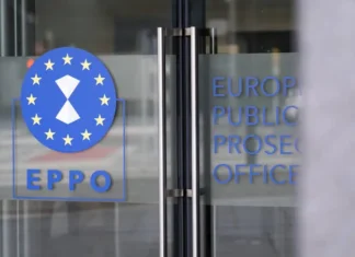 La Procura europea ha effettuato perquisizioni all’ex gruppo di estrema destra per appropriazione indebita di fondi dell’UE
