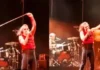 “Lo scalpo di quella grandissima testa di c… di Trump”, senza freni Piero Pelù con un manichino sul palco (Video)
