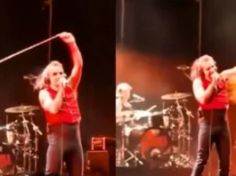 “Lo scalpo di quella grandissima testa di c… di Trump”, senza freni Piero Pelù con un manichino sul palco (Video)