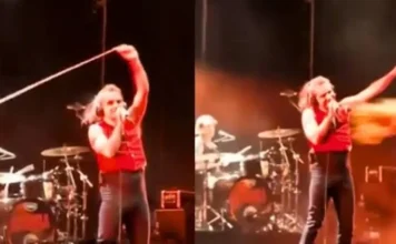 “Lo scalpo di quella grandissima testa di c… di Trump”, senza freni Piero Pelù con un manichino sul palco (Video)