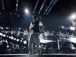 Il terzo concerto di Jay Z a New York è iniziato con quattro ore di ritardo per un’irruzione abusiva dei fan allo Yankee Stadium Il terzo concerto di Jay Z a New York è iniziato con quattro ore di ritardo per un'irruzione abusiva dei fan allo Yankee Stadium