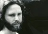 Jim Morrison oltre la musica: da icona rock a poeta intimo e delicato jim-morrison