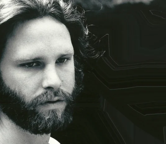 Jim Morrison oltre la musica: da icona rock a poeta intimo e delicato jim-morrison