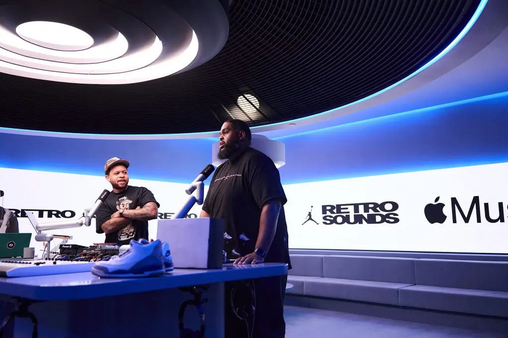 retro sounds il podcast ideato da apple music e jordan che unisce la passione per la musica a quella per le iconiche sneakers da Metropolitanmagazine.it retro sounds il podcast ideato da apple music e jordan che unisce la passione per la musica a quella per le iconiche sneakers