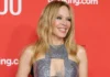 I commenti del premier Anthony Albanese su Kylie Minogue diventano un caso politico in Australia