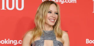 I commenti del premier Anthony Albanese su Kylie Minogue diventano un caso politico in Australia