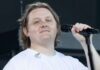 Lewis Capaldi ha offerto da bere ai tifosi dell’Inghilterra dopo la vittoria contro il Messico Lewis Capaldi ha offerto da bere ai tifosi dell'Inghilterra dopo la vittoria contro il MessicoLewis Capaldi ha offerto da bere ai tifosi dell'Inghilterra dopo la vittoria contro il Messico