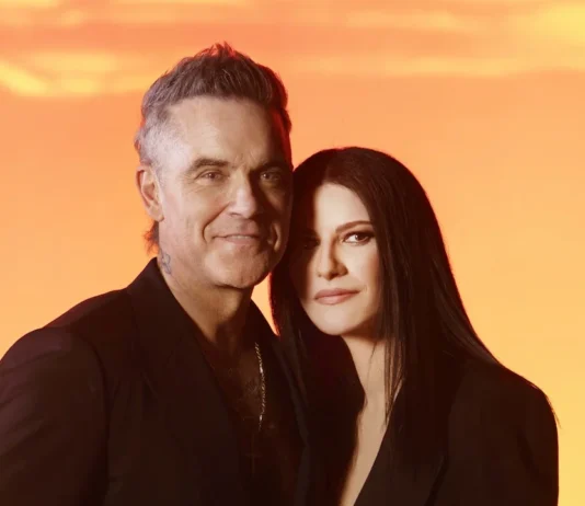La gioia di Laura Pausini: si esibirà con Robbie Williams e Nicole Scherzinger alla finale dei Mondiali