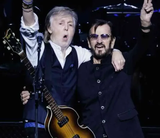 Sorpresa per i fan dei Beatles: Paul McCartney e Ringo Star avvistati a Liverpool durante il Magical Mystery Tour Paul McCartney e Ringo Starr