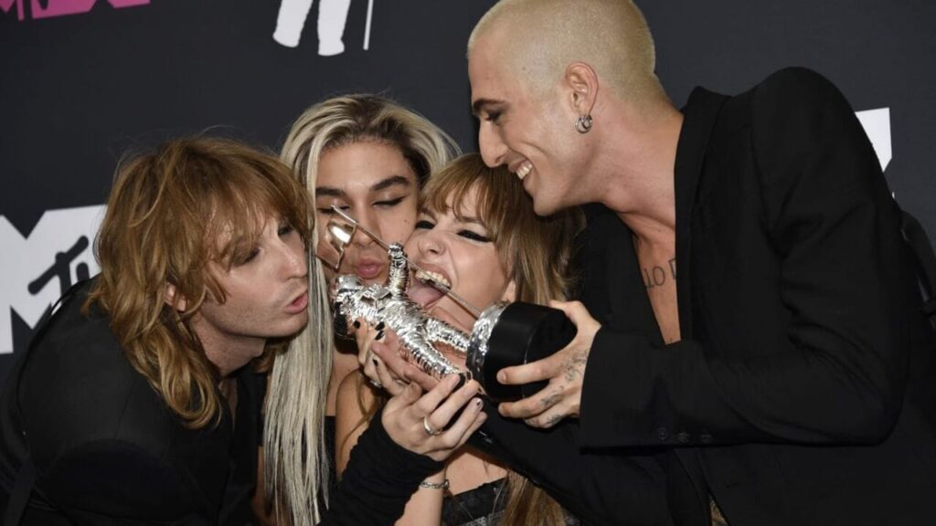 I Maneskin al compleanno di Victoria. Photocredit Today