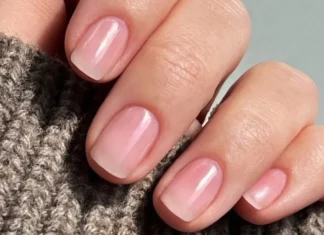 Per rinforzare le unghie fragili prendetevi cinque minuti per fare nail oiling