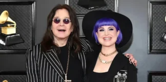 Kelly Osbourne ricorda il padre Ozzy a un anno dalla morte: “Un dolore infinito” Kelly Osbourne il ricordo di Ozzy