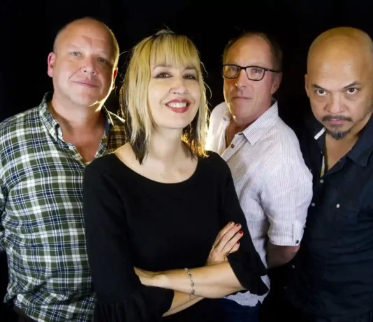 I Pixies reagiscono alle lodi di Dave Grohl su “Surfer Rosa” e rivelano il loro album preferito dei Foo Fighters Pixies reagiscono alle lodi di Dave Grohl per Surfer Rosa