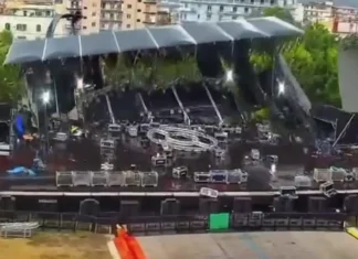 È crollato a causa del vento il palco dell’ex Base Nato di Bagnoli, che ospiterà l’Alien Sound Festival