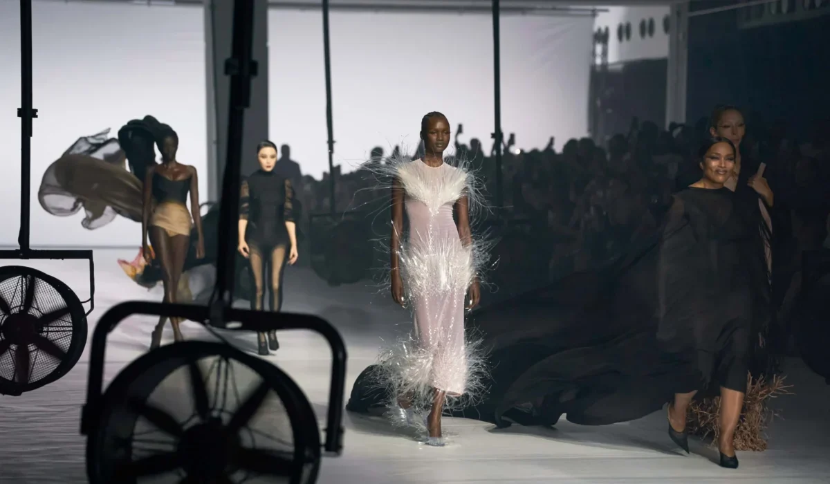tutti gli appuntamenti da non perdere alla prossima paris fashion week 2026 da Metropolitanmagazine.it tutti gli appuntamenti da non perdere alla prossima paris fashion week 2026