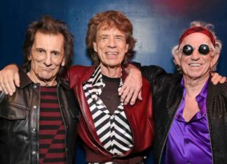 I Rolling Stones celebrano l’uscita del nuovo album con uno spettacolo di droni nel cielo di Londra I Rolling Stones celebrano l'uscita del nuovo album con uno spettacolo di droni nel cielo di Londra