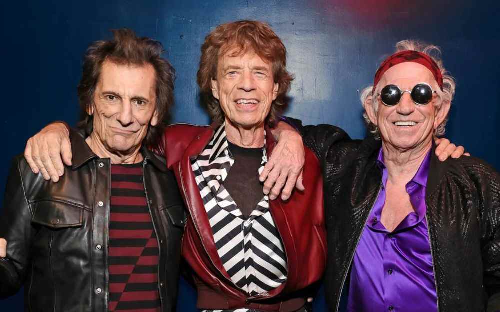 i rolling stones celebrano l8217uscita del nuovo album con uno spettacolo di droni nel cielo di londra da Metropolitanmagazine.it i rolling stones celebrano l8217uscita del nuovo album con uno spettacolo di droni nel cielo di londra